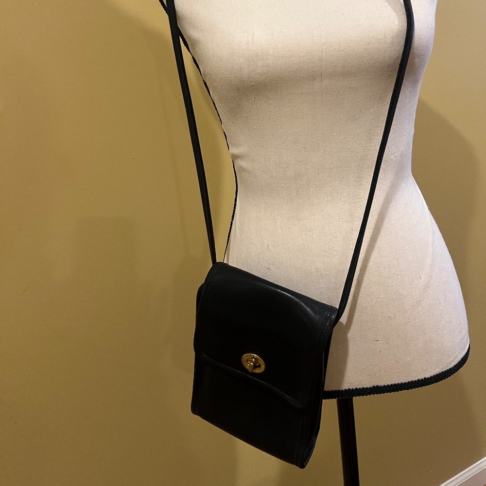 Vintage COACH  Leather Crossbody Bag